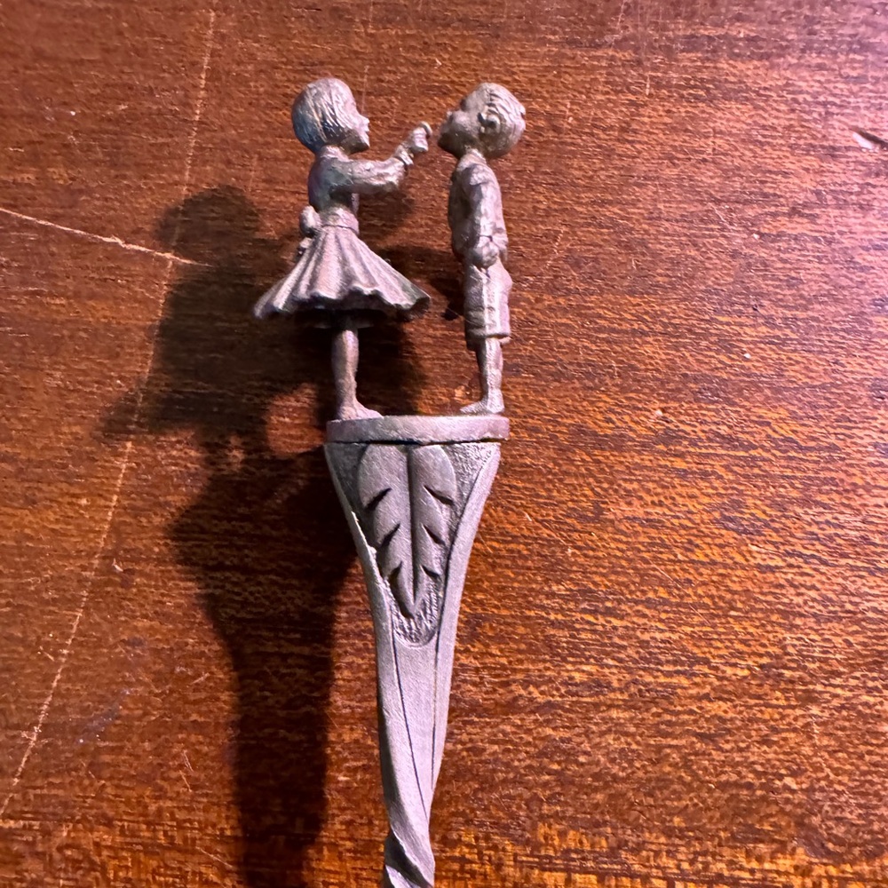 Hershey’s cocoa, Hershey PA pewter, twisted collectible spoon, children topper - Picture 2 of 6